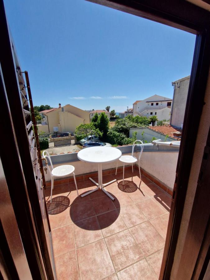 Apartments Dara Rogoznica  Esterno foto