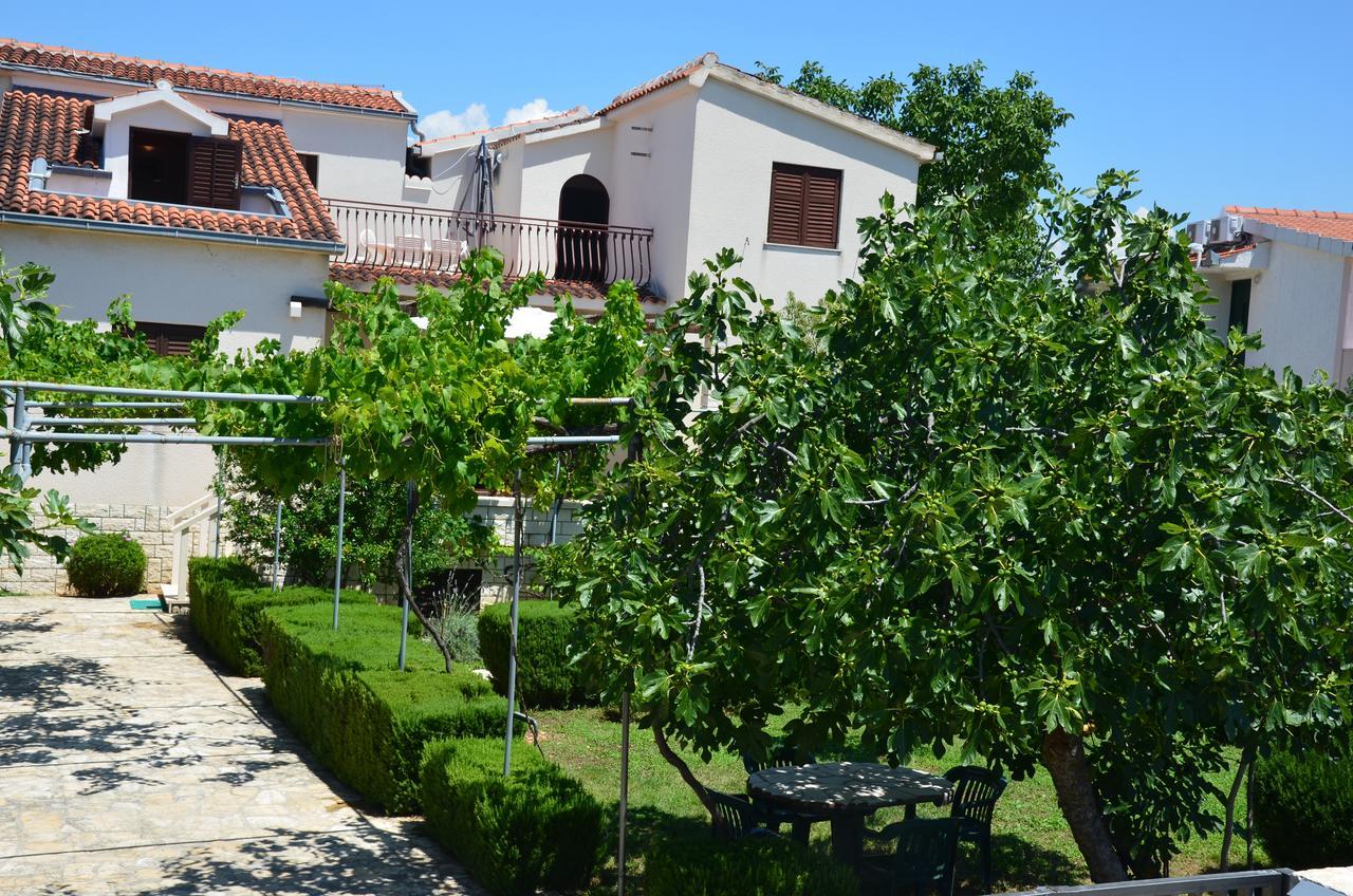 Apartments Dara Rogoznica  Esterno foto