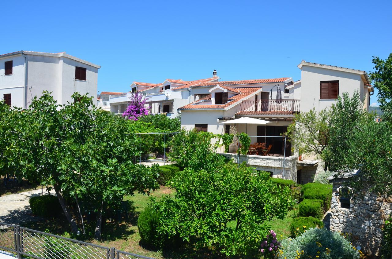 Apartments Dara Rogoznica  Esterno foto